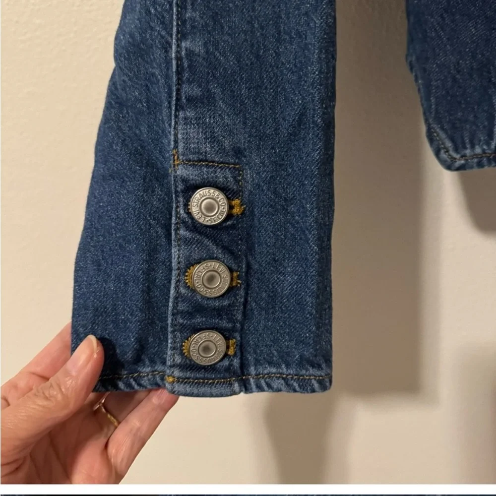 Levi’s Weston Denim Long Sleeve Cropped Blouse Dark Wash Western 2023-XS - Picture 6 of 11